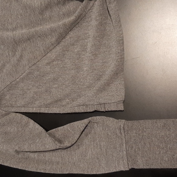Gray twist front cropped sweatshirt - Picture 3 of 6